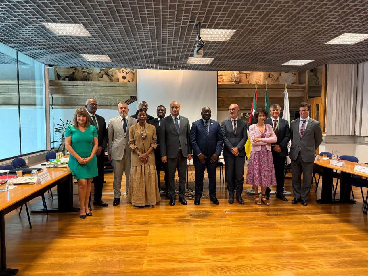 Moçambique e Portugal reforçam cooperação na área do emprego e formação profissional